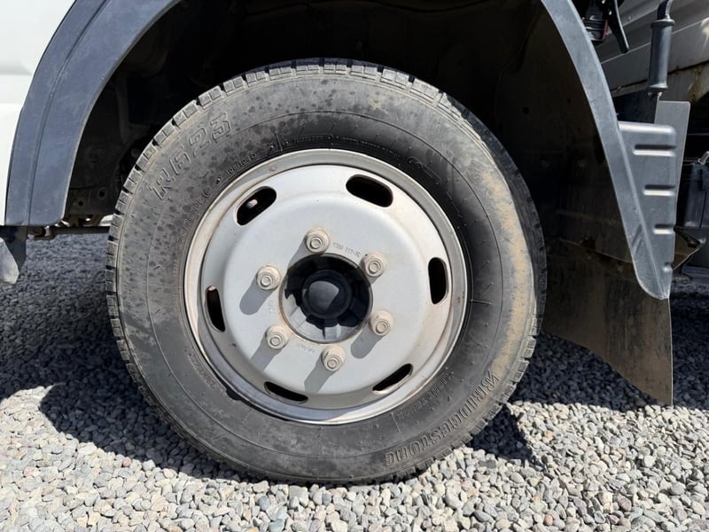 Mitsubishi CANTER FUSO CANTER 413 Mitsubishi Canter 2023 - Imagen 9 de 10