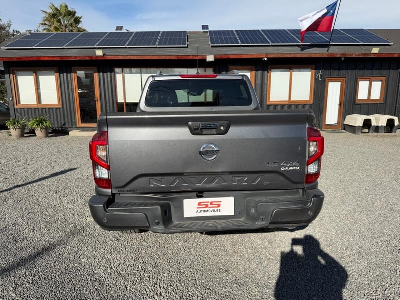 Nissan NAVARA LE 2.3 4X4 MT6 Nissan Navara 2023 - Imagen 8 de 10