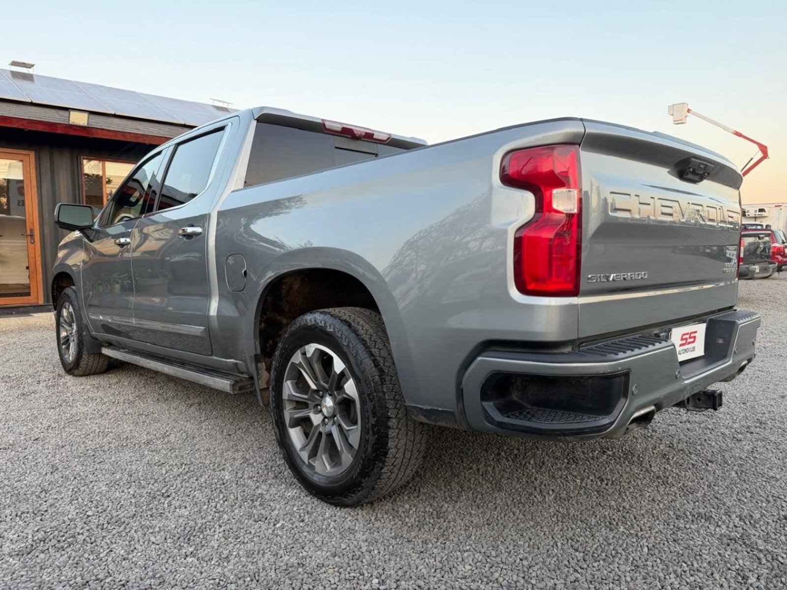 CHEVROLET SILVERADO 3.0 TDI 4X4 AT HIGH C Chevrolet Silverado 2024 - Imagen 9 de 10