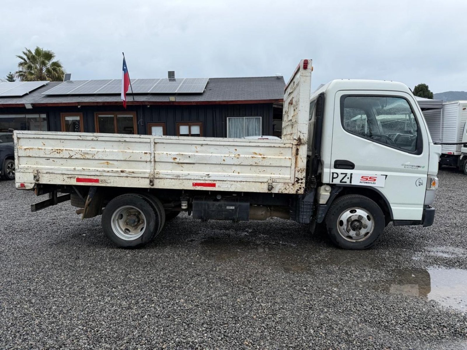 Mitsubishi CANTER FUSO CANTER 513 Mitsubishi Canter 2021 - Foto 4 de 10