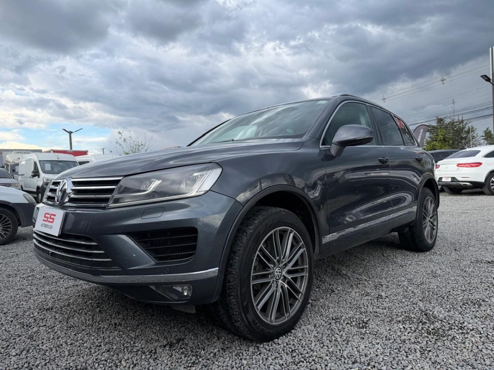 Volkswagen TOUAREG 4.2 V8 4X4 AT Volkswagen… 2017