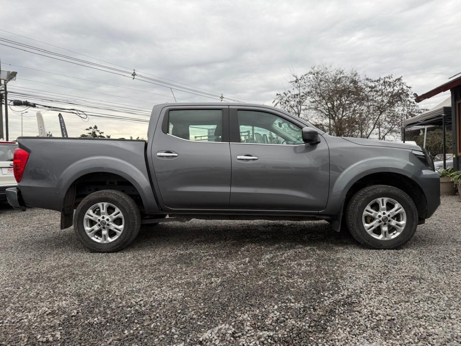 NISSAN NAVARA XE 2.3 4X4 MT6 Nissan Navara 2021 - Foto 5 de 10