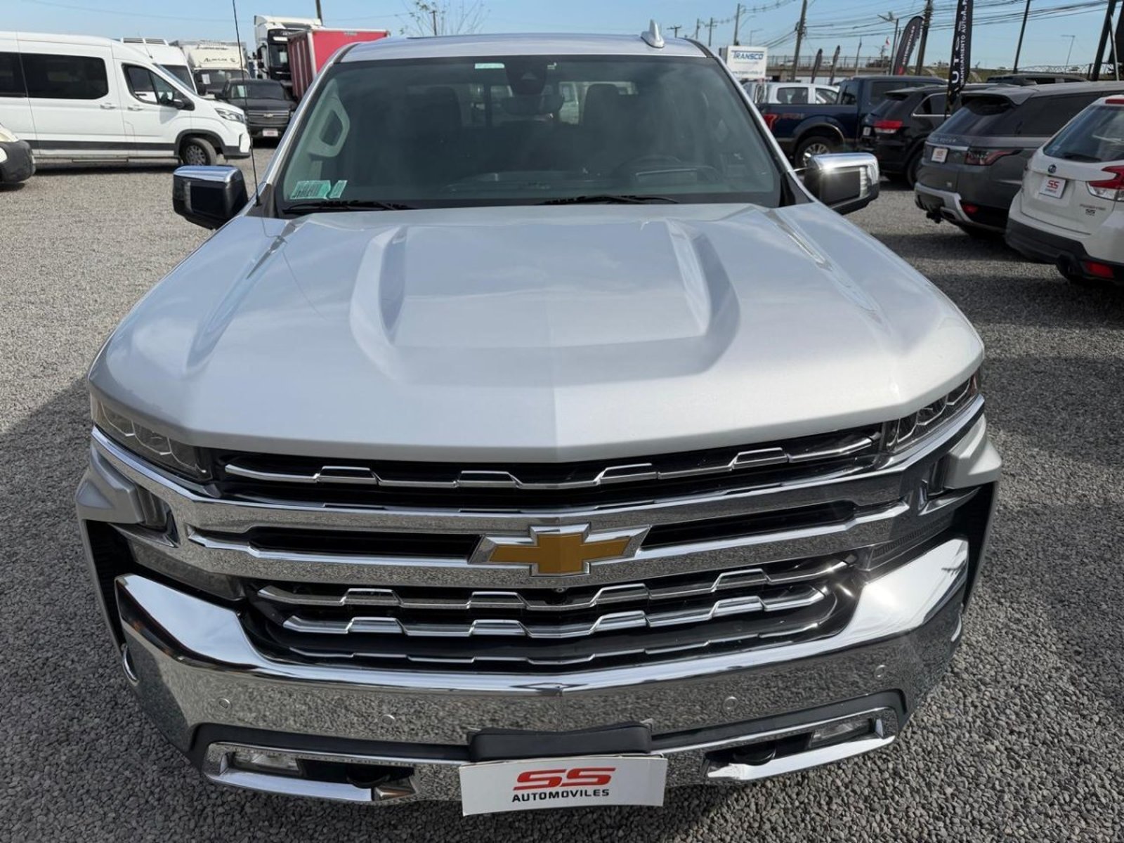 Chevrolet SILVERADO LTZ 5.3L 4X4 AT8 Chevrolet Silverado 2021 - Foto 2 de 10