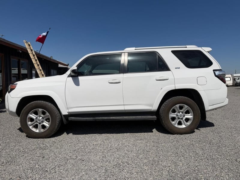 Toyota 4 RUNNER SR5 4X4 AT Toyota 4 Runner 2014 - Imagen 10 de 10