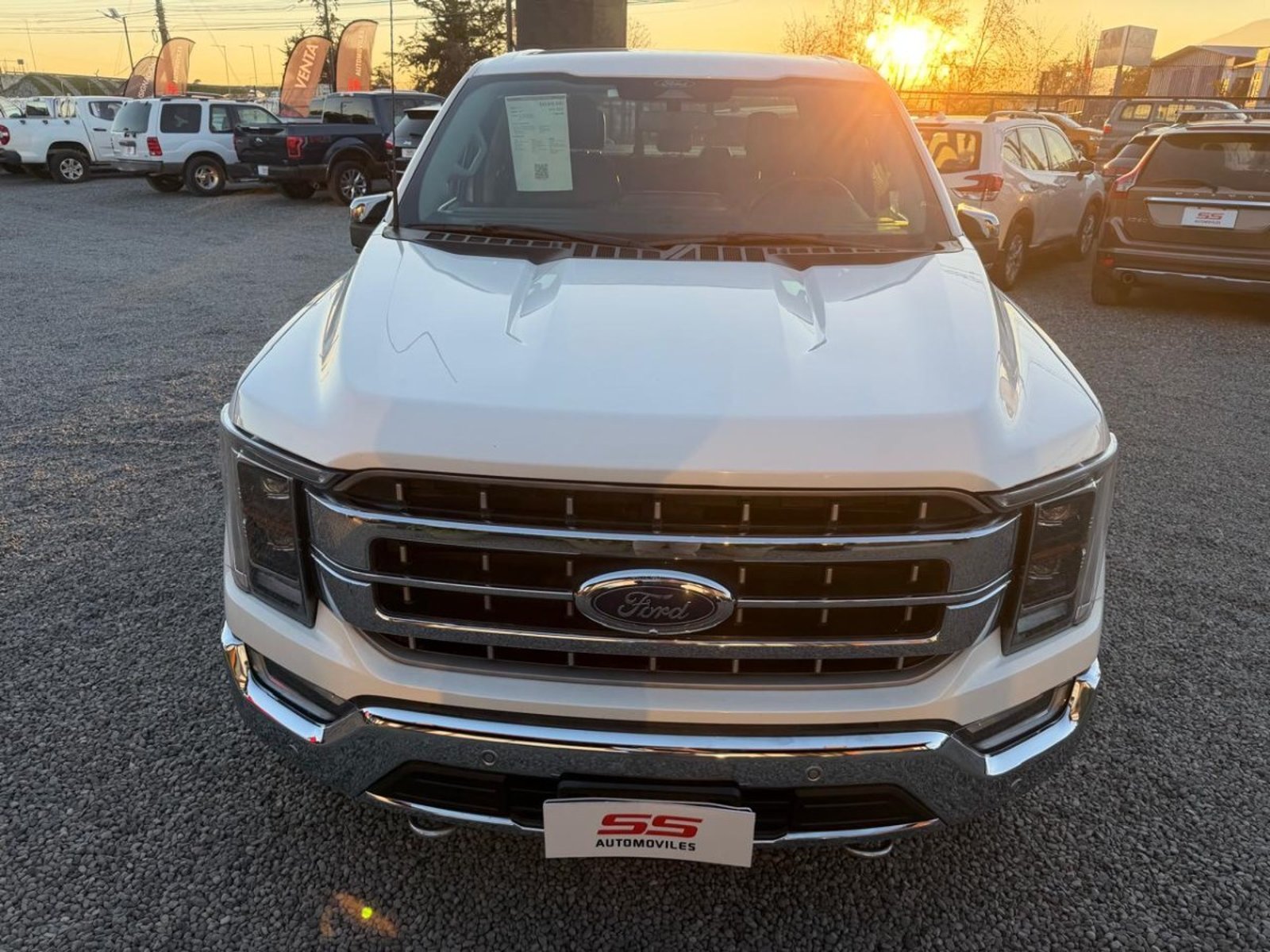 Ford F-150 LARIAT LUXURY 5.0 4X4 AT Ford F-150 2023 - Foto 2 de 10