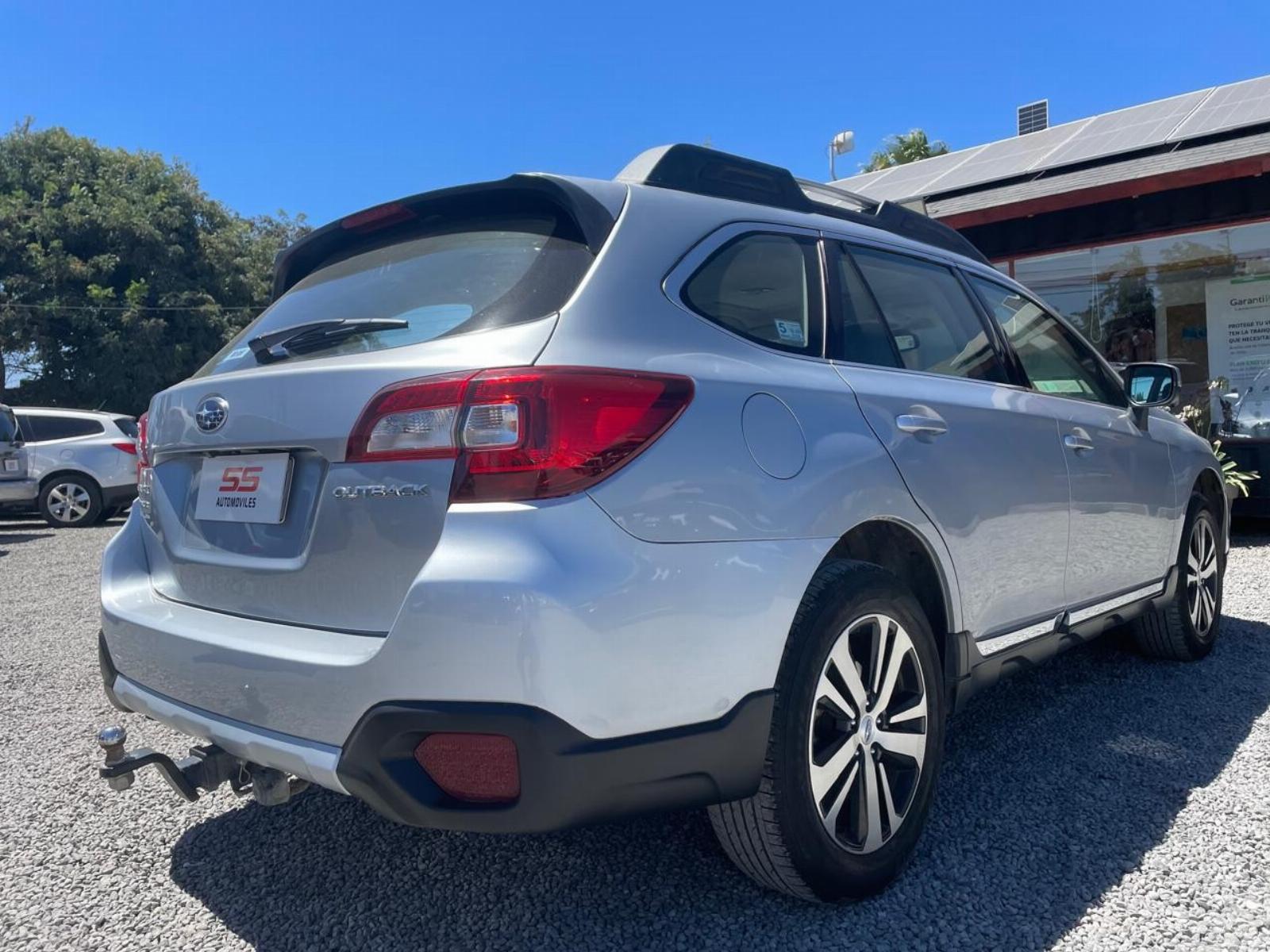 Subaru NEW OUTBACK LIMITED 2.5 AT AWD 20 Subaru Outback 2021 - Imagen 6 de 10