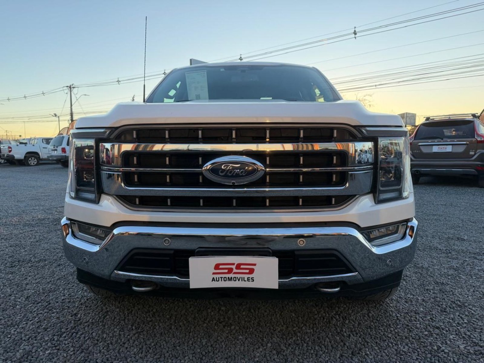 Ford F-150 LARIAT LUXURY 5.0 4X4 AT Ford F-150 2023 - Foto 3 de 10