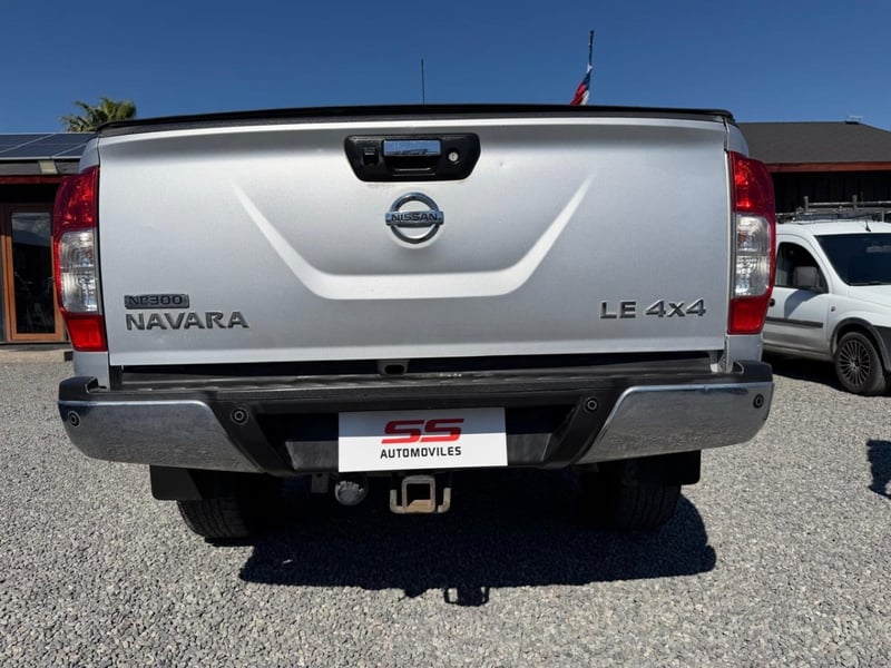 Nissan NP300 NP 300 NAVARA LE 2.3 D CAB 4 Nissan NP 300 2021 - Imagen 7 de 10