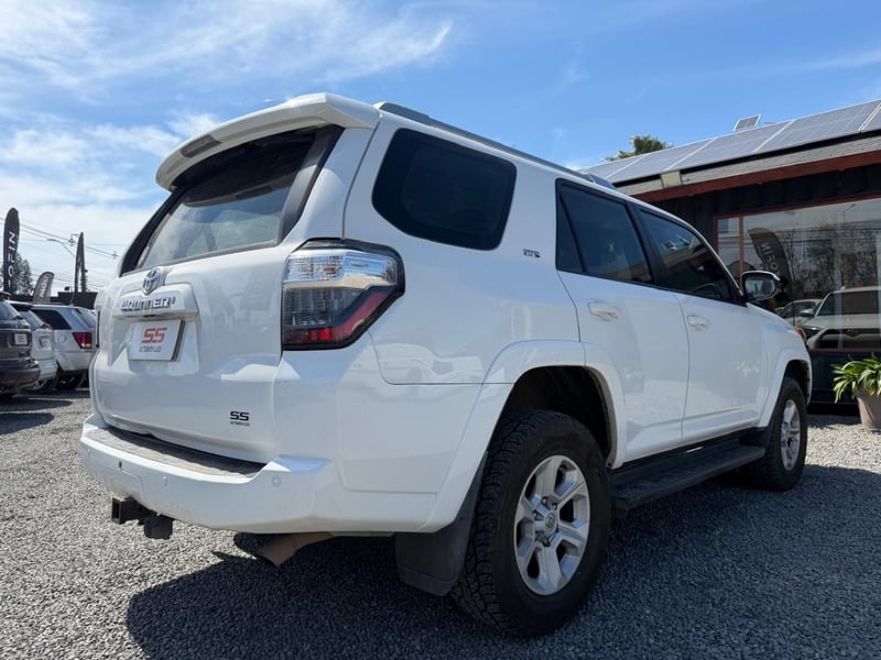 Toyota 4 RUNNER SR5 4X4 AT Toyota 4 Runner 2014 - Imagen 6 de 10