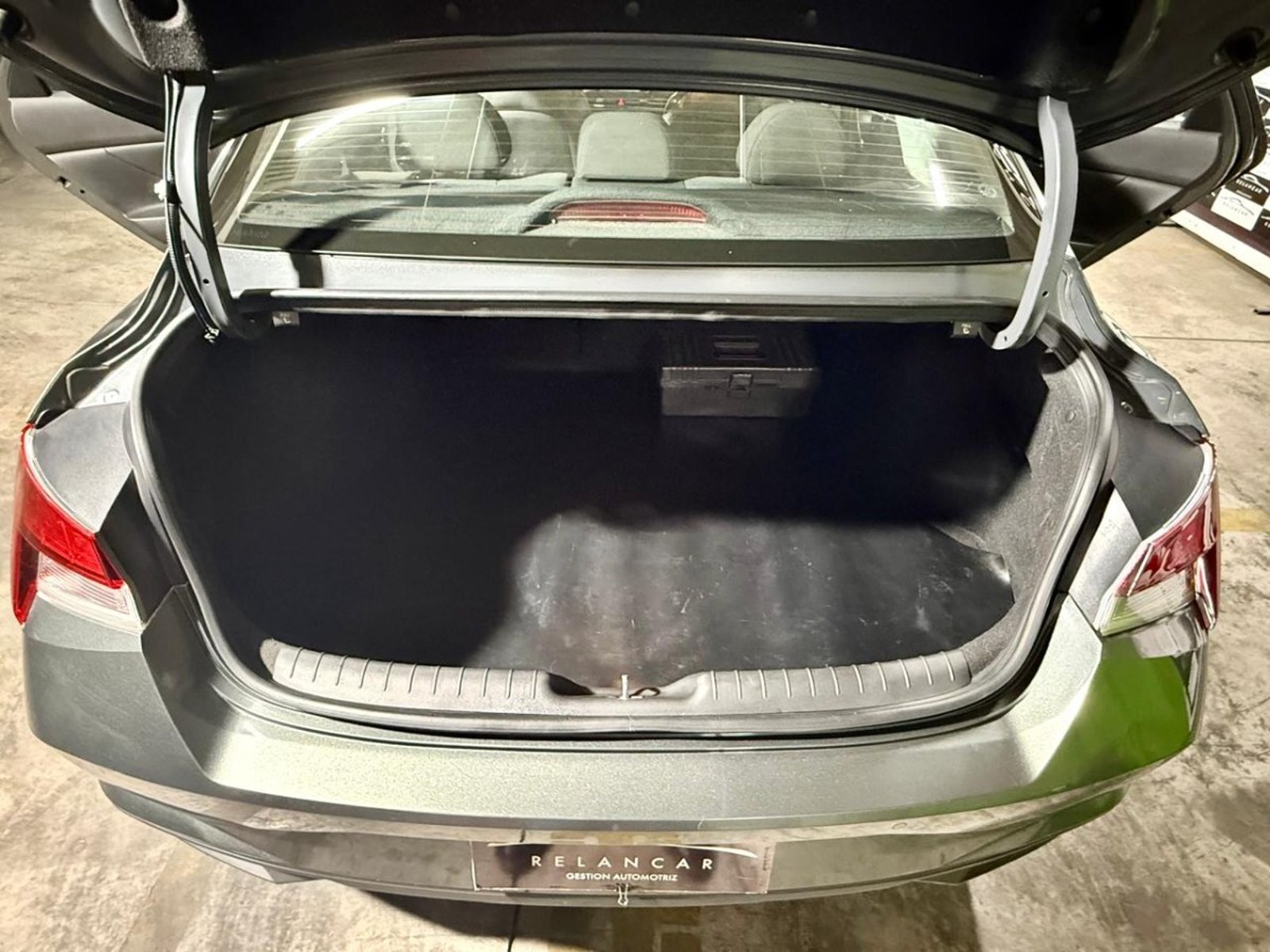HYUNDAI ELANTRA CN7 1.6 MT PLUS Unico Dueño - Excelente estado 2022 - Imagen 9 de 9