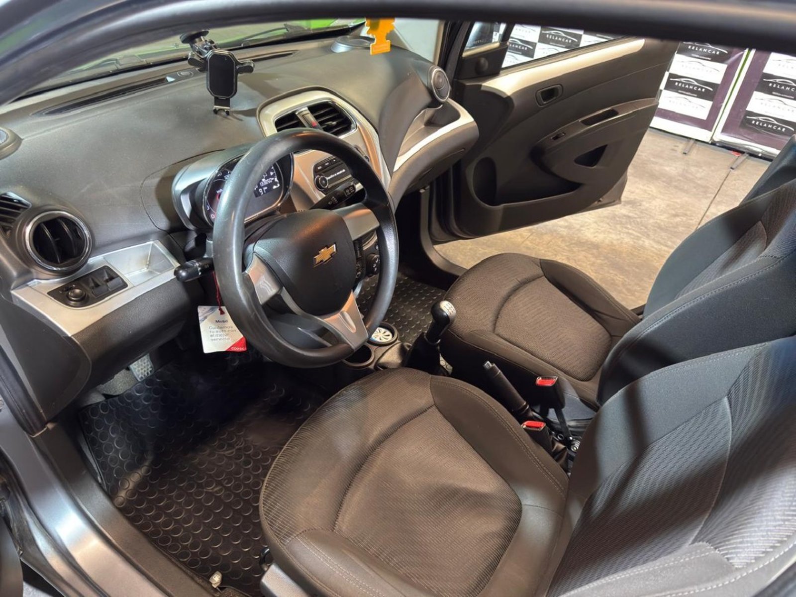 CHEVROLET SPARK GT 1.2 LT MT PRECIO CON BONO 2019 - Foto 4 de 10