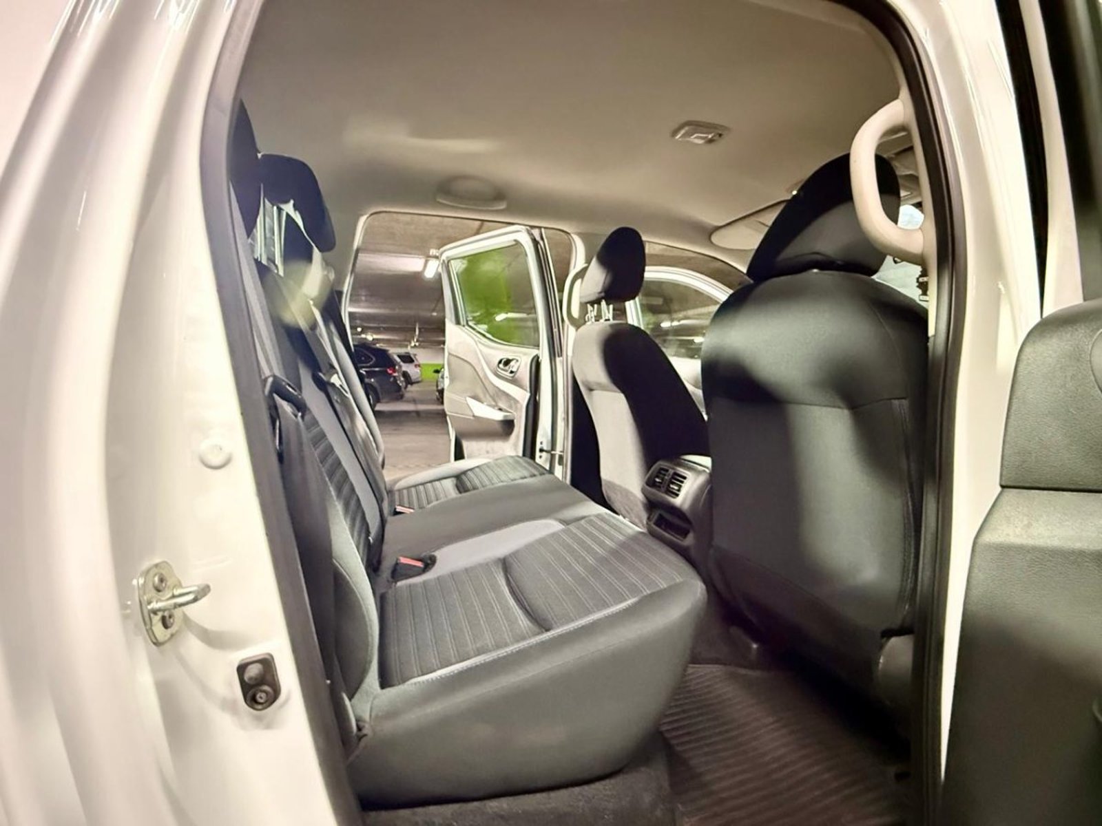 Nissan NAVARA XE MT 4X4 Poco uso, excelente estado 2025 - Imagen 9 de 10