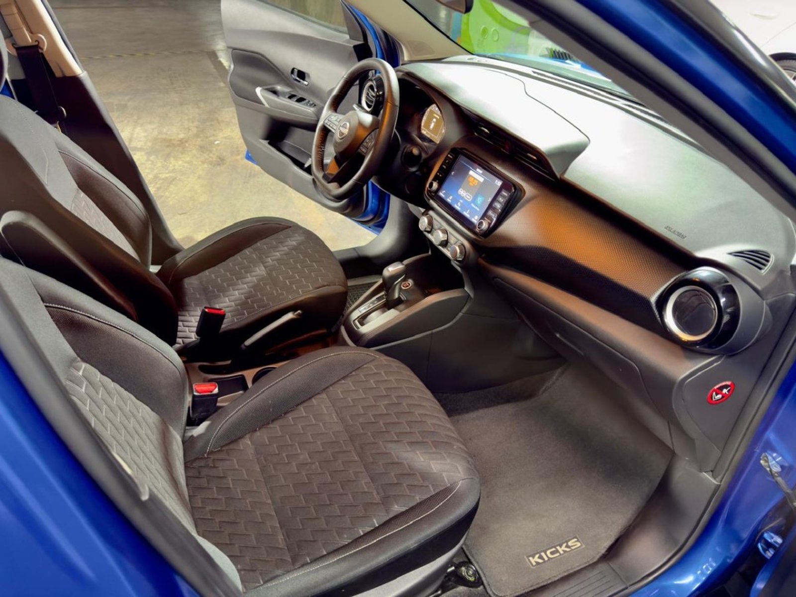NISSAN KICKS ADVANCE 1.6 AT PRECIO CON BONO 2024 - Imagen 7 de 10