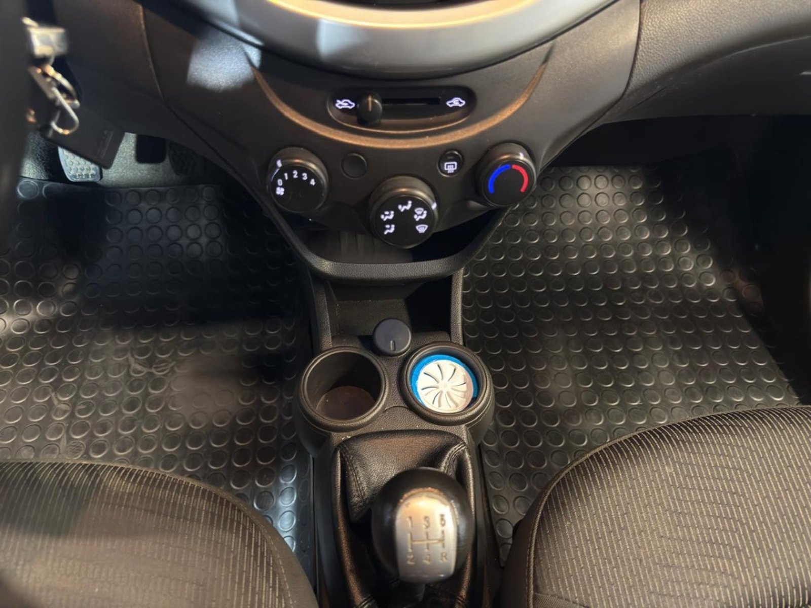 CHEVROLET SPARK GT 1.2 LT MT PRECIO CON BONO 2019 - Imagen 8 de 10