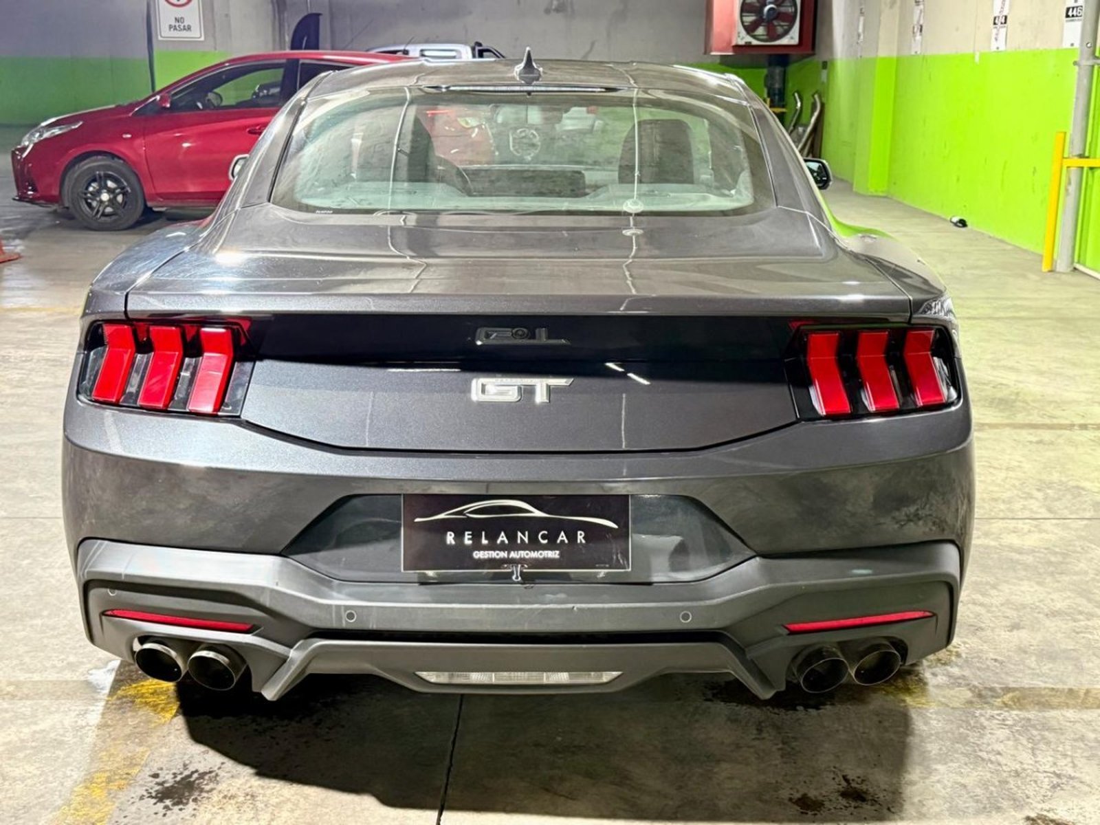 Ford MUSTANG GT PEMIUM 5.0 Unico Dueño - Excelente estado 2024 - Imagen 4 de 10