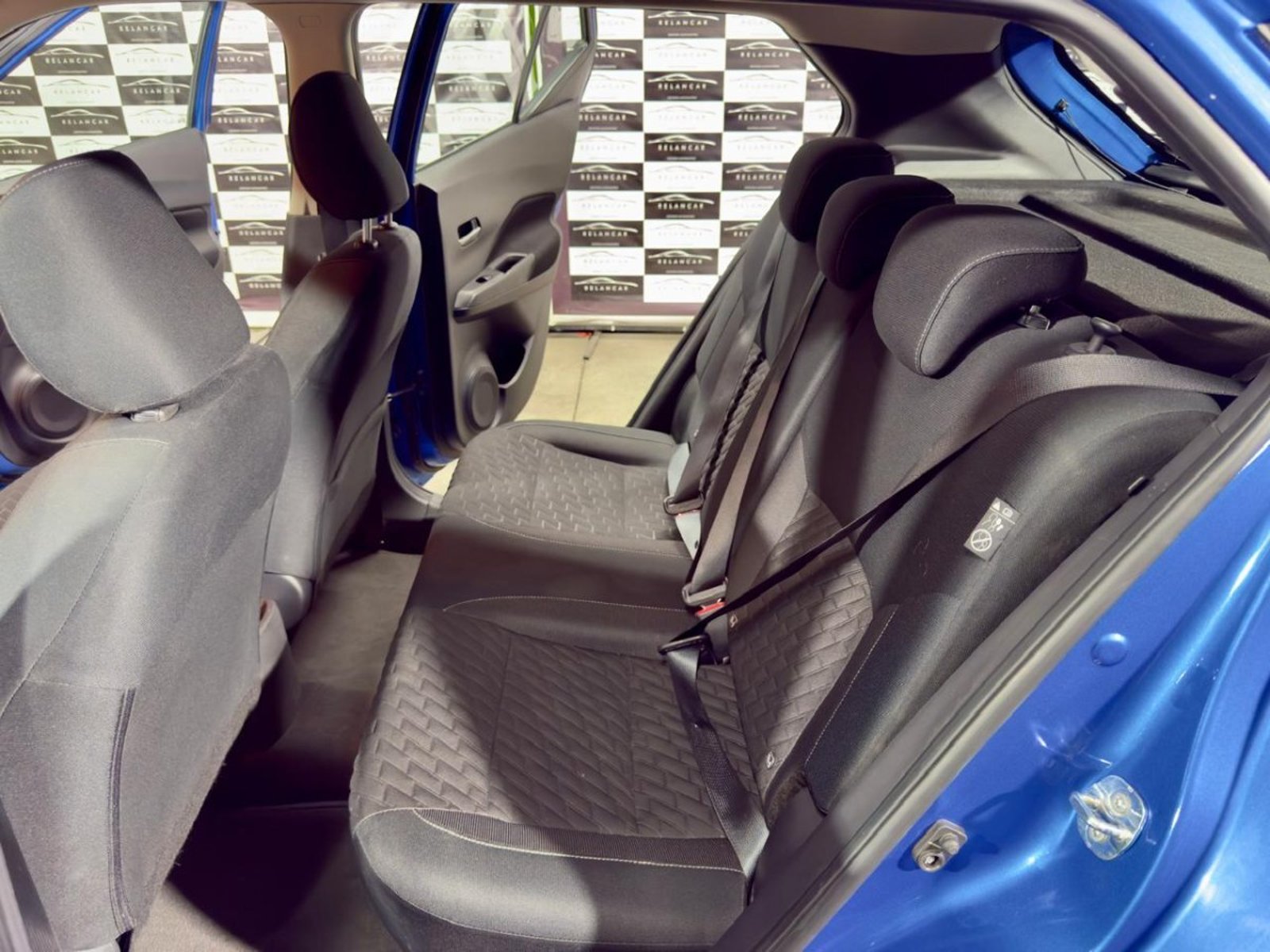 NISSAN KICKS ADVANCE 1.6 AT PRECIO CON BONO 2024 - Imagen 9 de 10