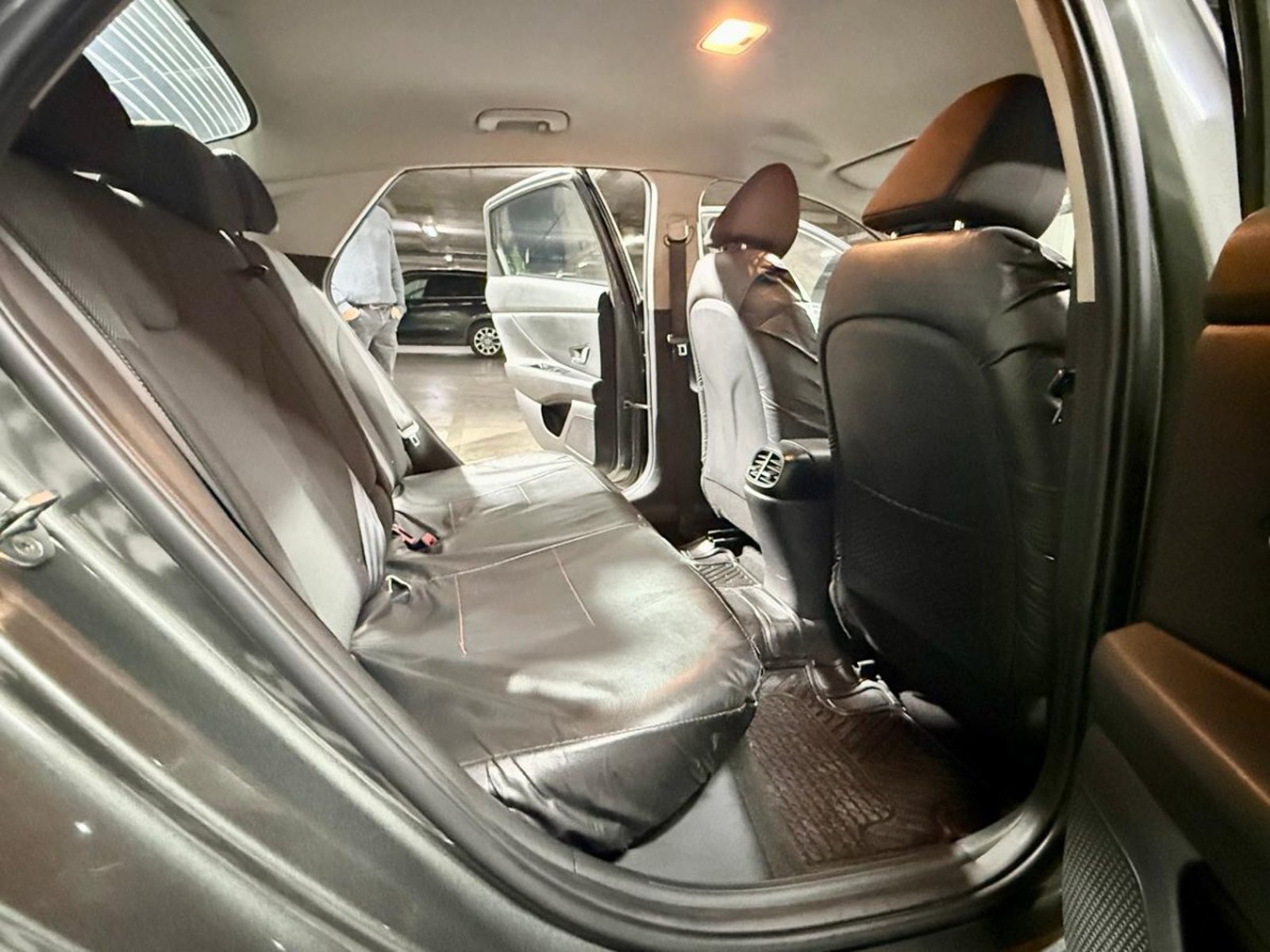 HYUNDAI ELANTRA CN7 1.6 MT PLUS Unico Dueño - Excelente estado 2022 - Imagen 8 de 9