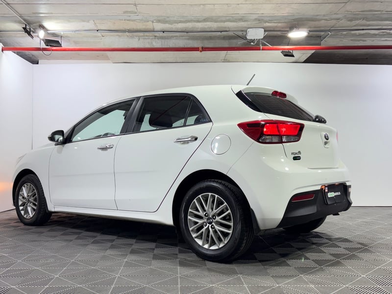 Kia RIO 5 2022 - Imagen 5 de 15