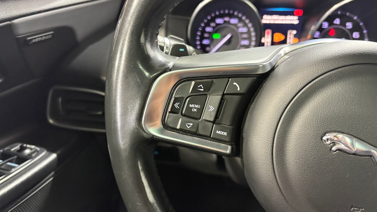 Jaguar XE 2017 - Imagen 14 de 15