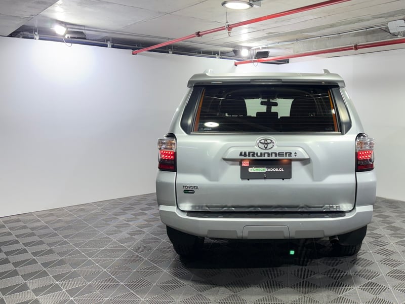 Toyota 4RUNNER 2024 - Imagen 8 de 15