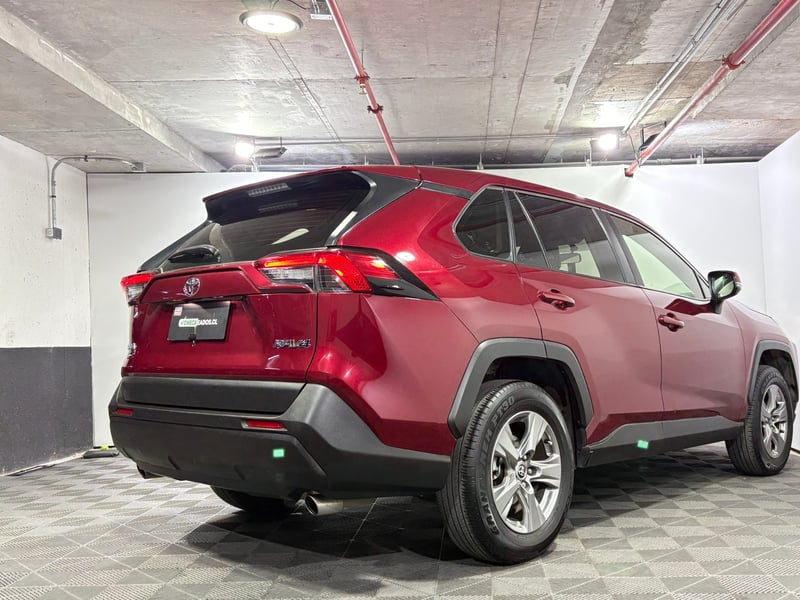 Toyota RAV4 2023 - Imagen 7 de 15