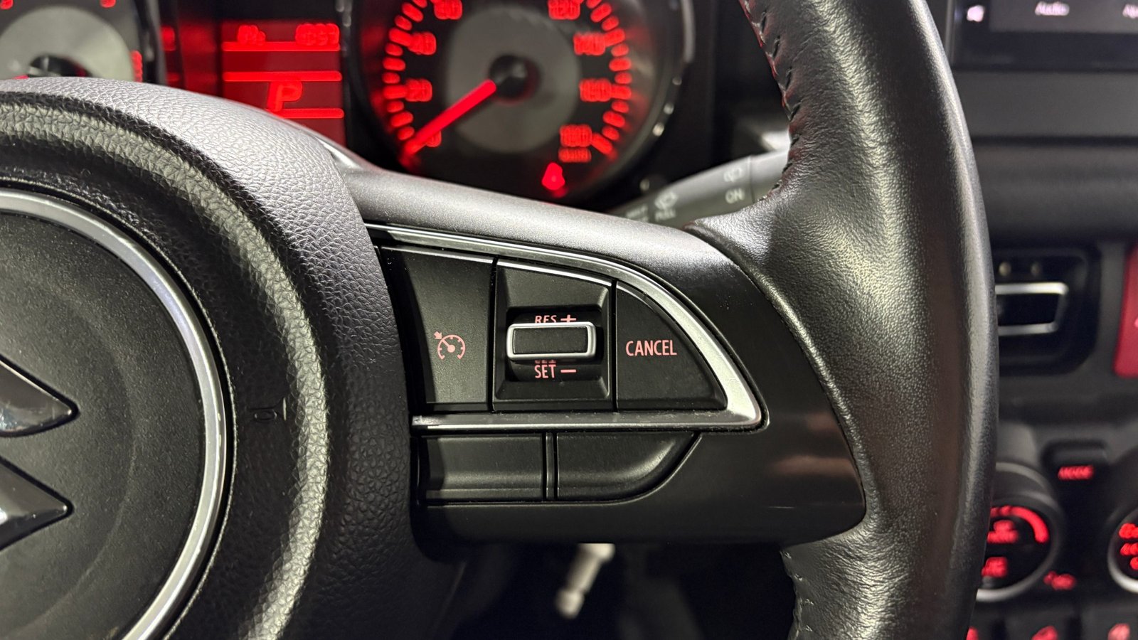 Suzuki JIMNY 2023 - Imagen 15 de 15