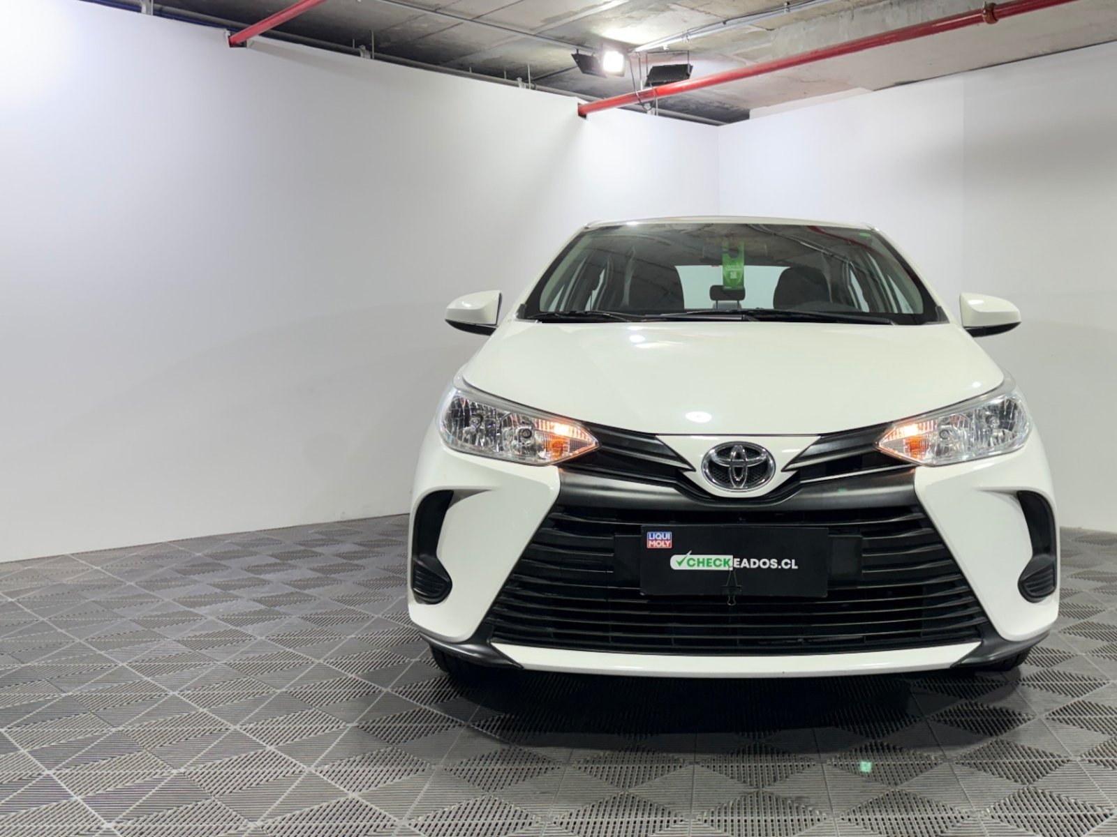 Toyota YARIS 2022 - Foto 2 de 15