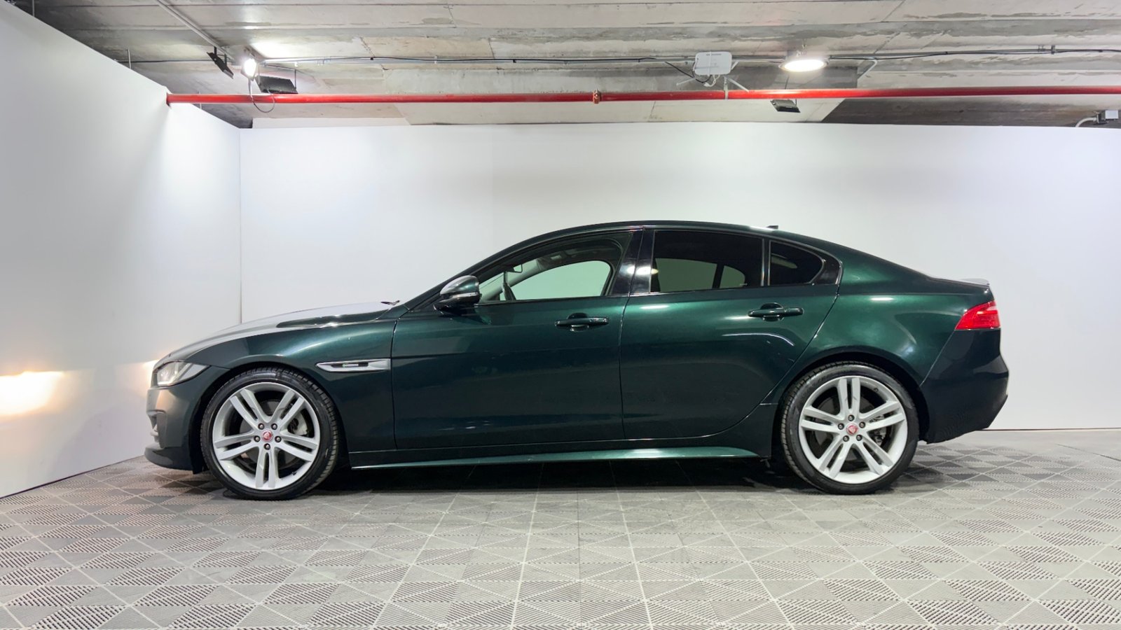 Jaguar XE 2017 - Imagen 4 de 15
