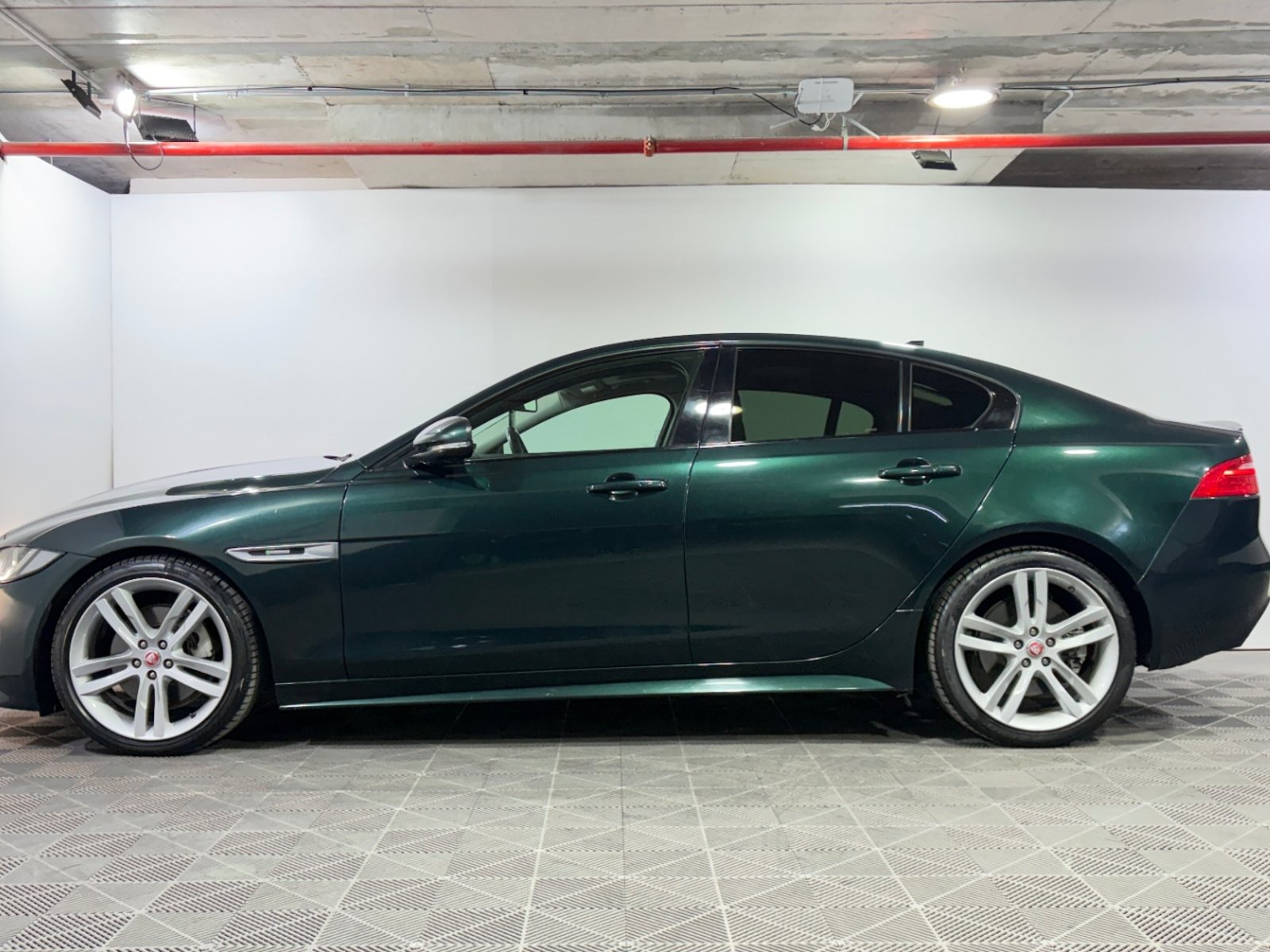 Jaguar XE 2017 - Foto 4 de 15