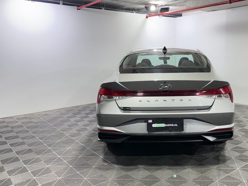 Hyundai ELANTRA 2024 - Imagen 8 de 15