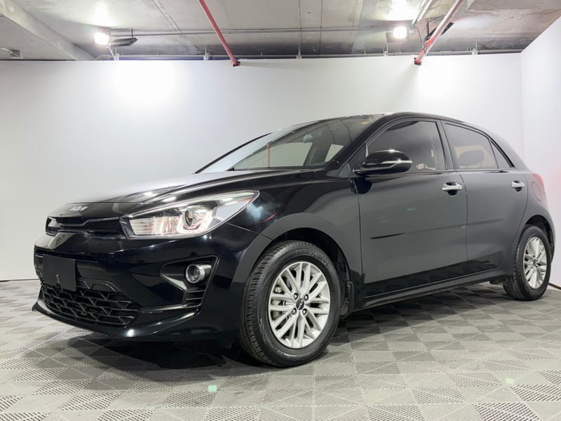 Kia RIO 5 2023 - Imagen 3 de 15