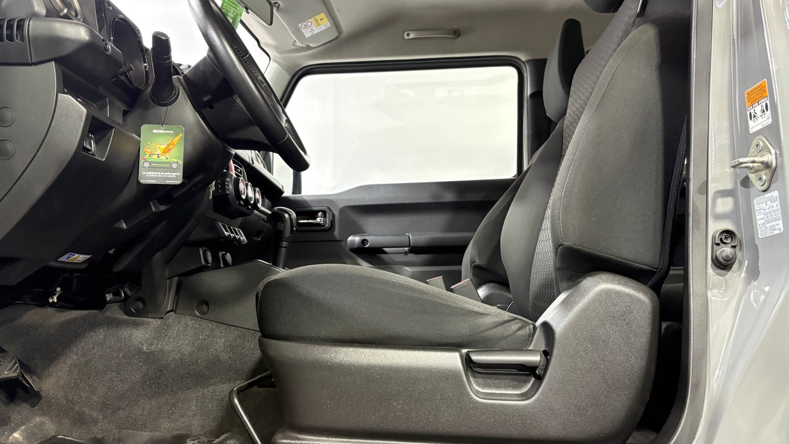 Suzuki JIMNY 2023 - Imagen 10 de 15