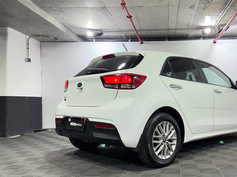 Kia RIO 5 2022 - Imagen 7 de 15
