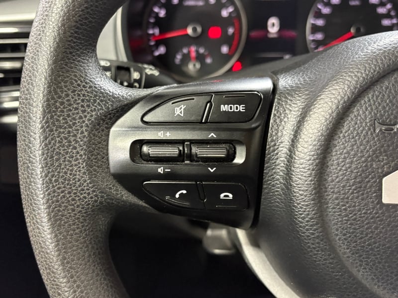 Kia RIO 5 2023 - Imagen 14 de 15
