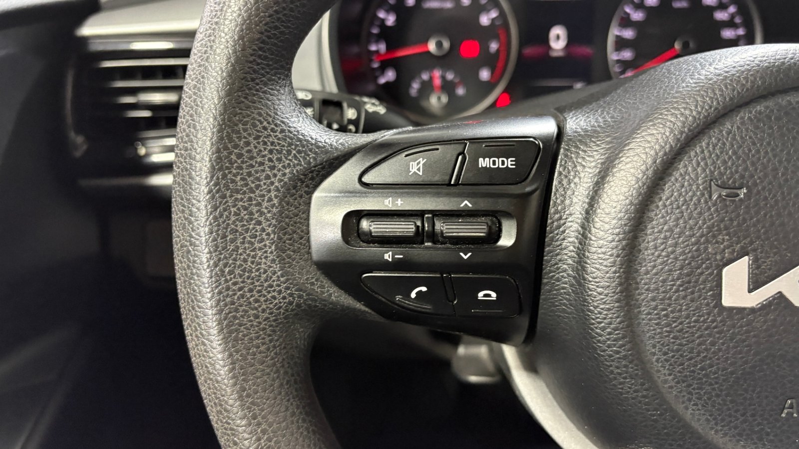Kia RIO 5 2023 - Imagen 14 de 15