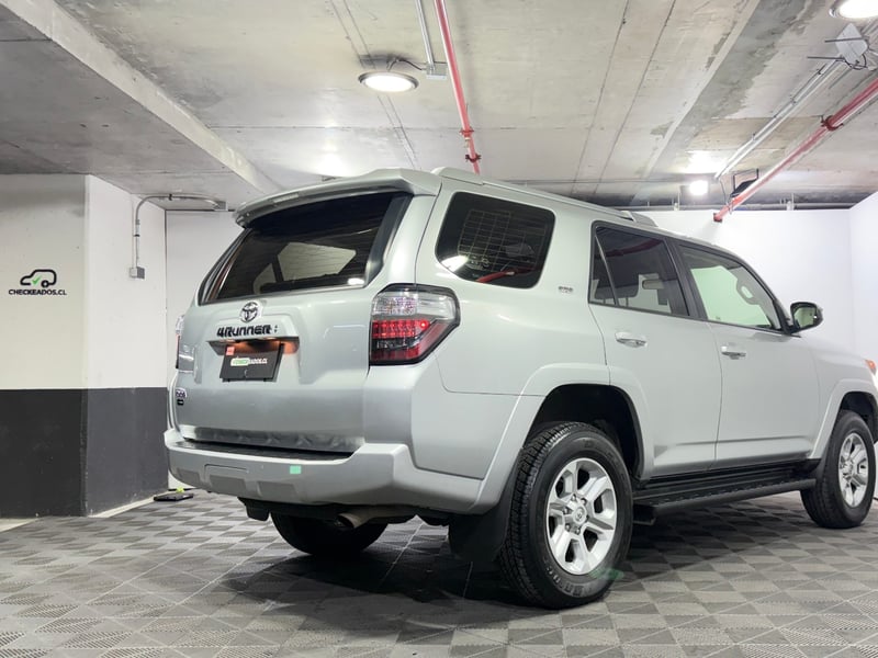 Toyota 4RUNNER 2024 - Imagen 7 de 15