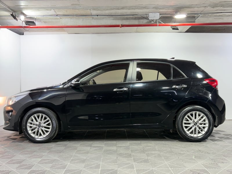 Kia RIO 5 2023 - Imagen 4 de 15