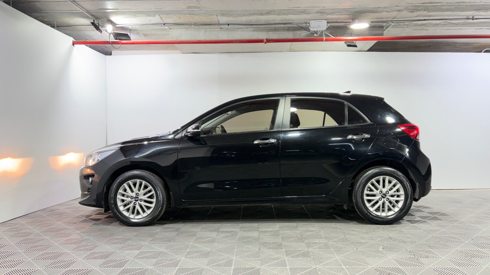 Kia RIO 5 2023 - Imagen 4 de 15
