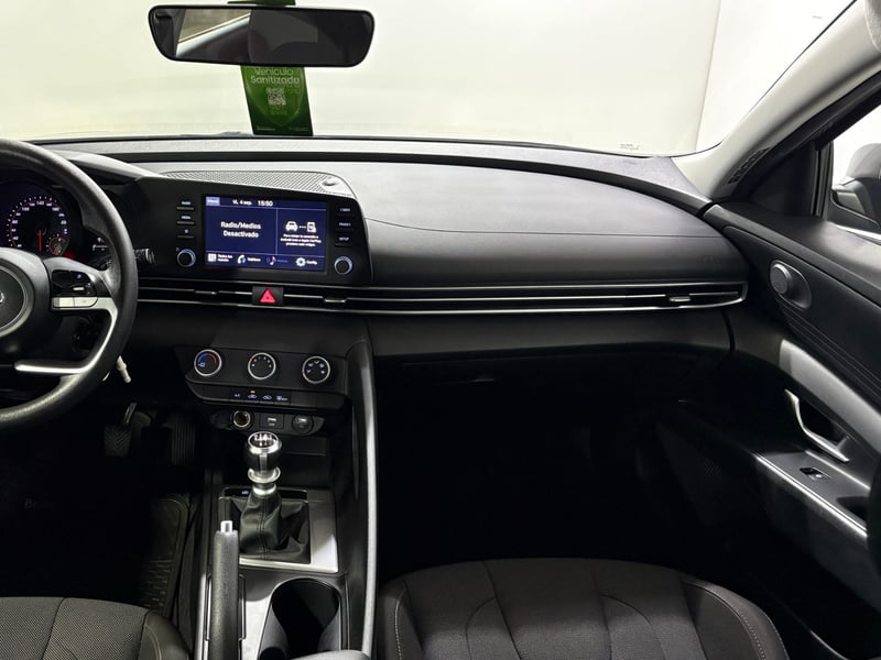 Hyundai ELANTRA 2024 - Imagen 12 de 15