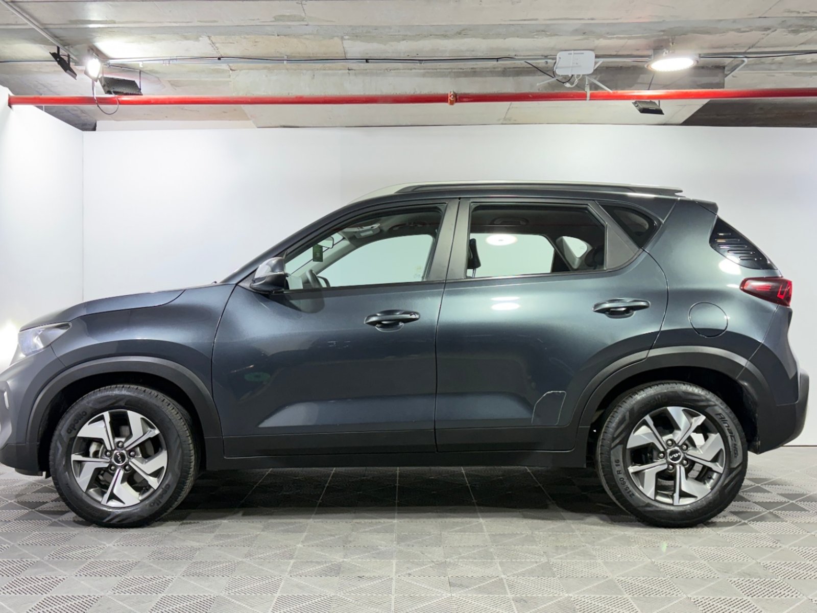 Kia SONET 2023 - Foto 4 de 15