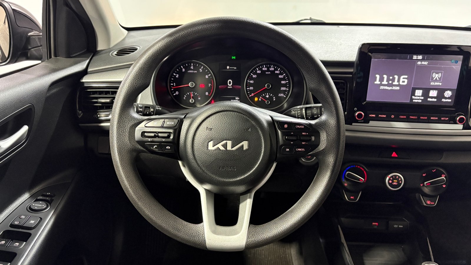 Kia RIO 5 2023 - Imagen 13 de 15
