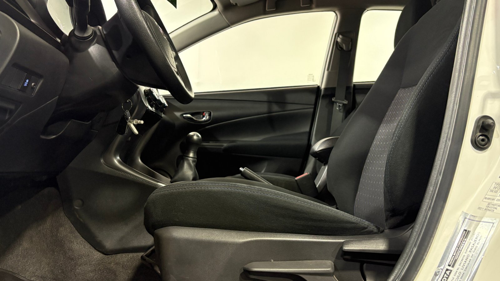 Toyota YARIS 2022 - Imagen 10 de 15