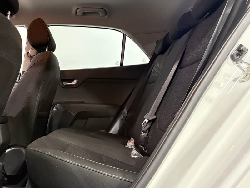 Kia RIO 5 2022 - Imagen 11 de 15