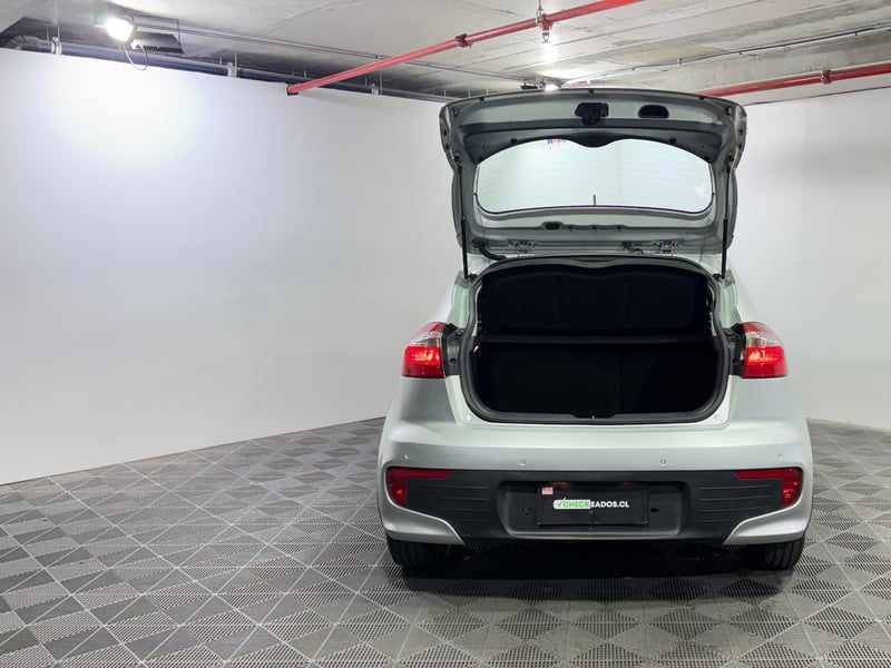 Kia RIO 5 2017 - Imagen 9 de 15