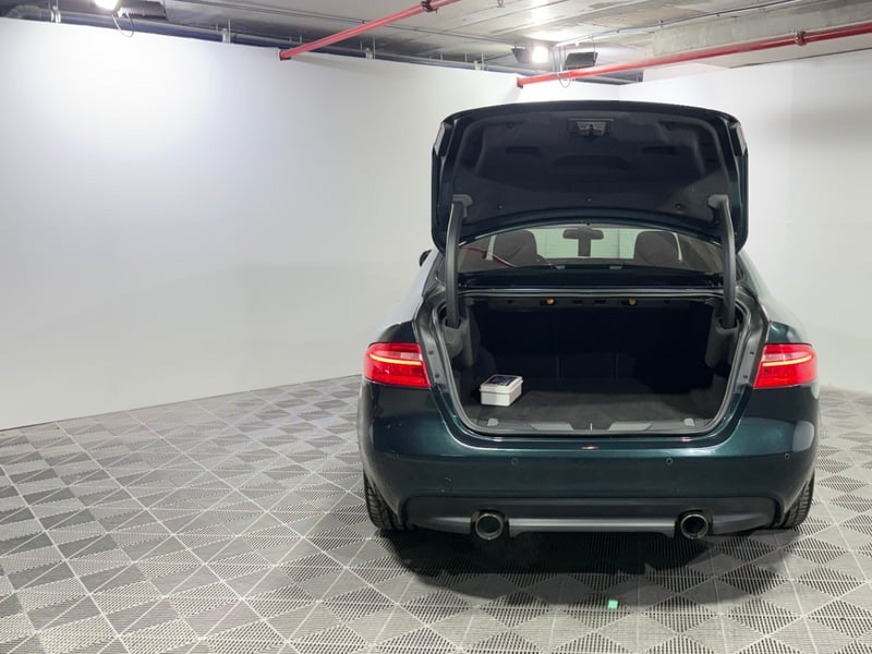 Jaguar XE 2017 - Imagen 9 de 15
