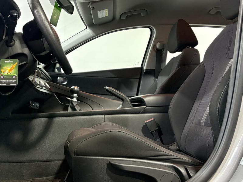 Hyundai ELANTRA 2024 - Imagen 10 de 15