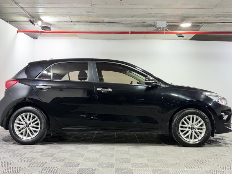 Kia RIO 5 2023 - Imagen 6 de 15