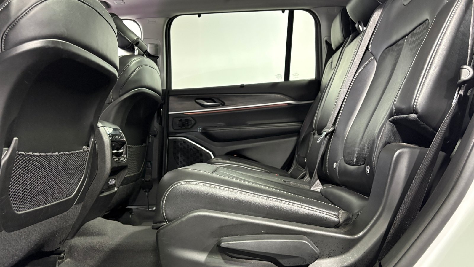 Jeep GRAND CHEROKEE 2023 - Imagen 11 de 15