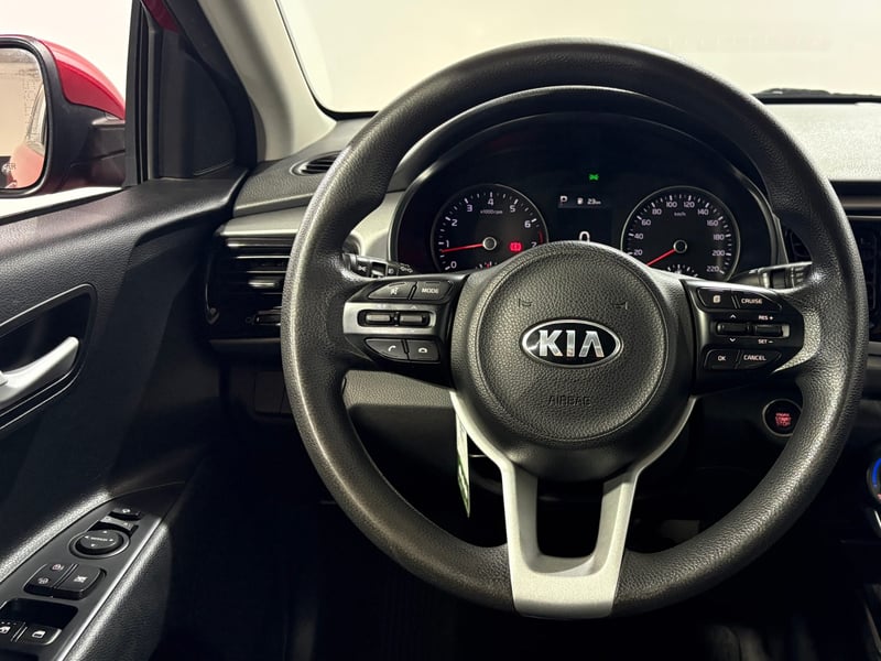 Kia RIO 4 2022 - Imagen 13 de 15