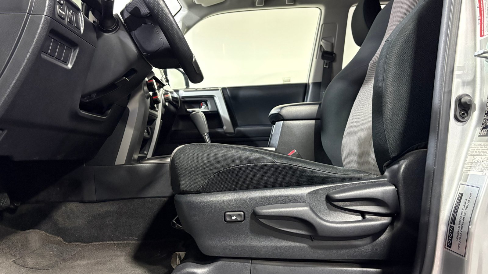 Toyota 4RUNNER 2024 - Imagen 10 de 15